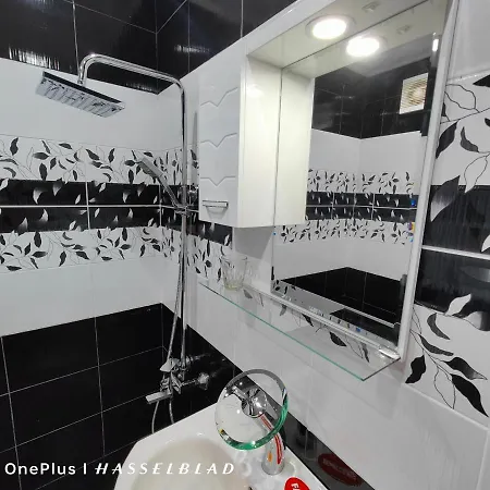 тристаен в центъра *